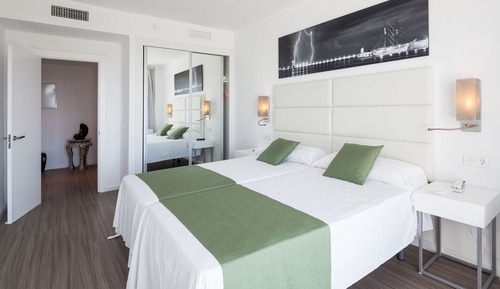 Junior Suite, Partial Ocean View (1 Adult)