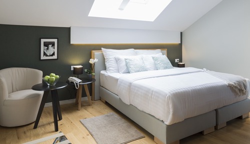 Habitación Deluxe con 1 cama doble o 2 individuales, balcón, vistas a la ciudad