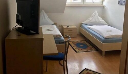 Habitación con 1 cama doble o 2 individuales, baño privado (1. Obergeschoss)