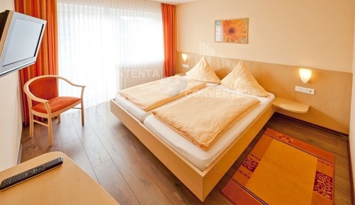 Habitación con 1 cama doble o 2 individuales, baño privado