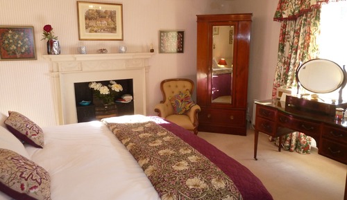 Habitación de lujo, baño privado (King Bed, Church View)