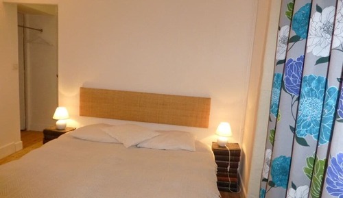 Habitación Confort doble, baño privado, vistas al jardín