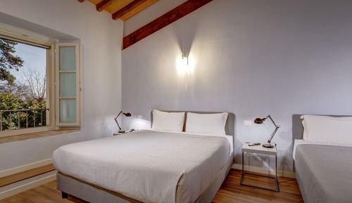 Habitación triple Deluxe, 1 habitación, no fumadores, vistas al jardín