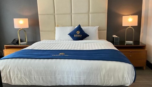 Suite Deluxe, 1 cama de matrimonio grande con sofá cama (One King Bed)