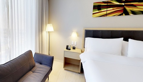 Habitación estándar, 1 cama de matrimonio grande, no fumadores (Roll-in Shower)