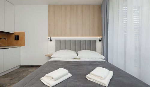 Habitación doble, cocina básica