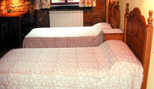 Habitación con 2 camas individuales