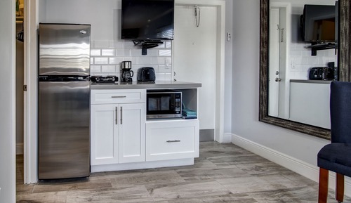 Efficiency Queen Suite