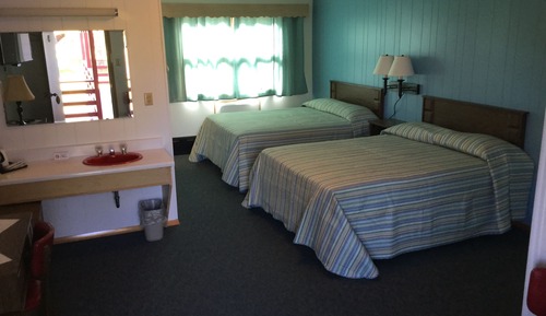 Habitación estándar (2 Double Beds and 1 Sofa Bed)