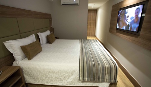 Habitación doble superior, 1 cama de matrimonio grande, vistas a la ciudad