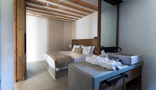 Suite junior, vistas parciales al mar