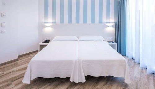 Habitación triple (3 adultos)