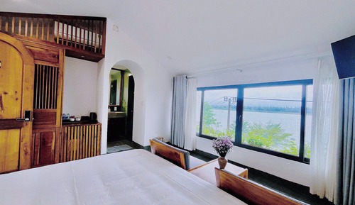 King Room with lake view