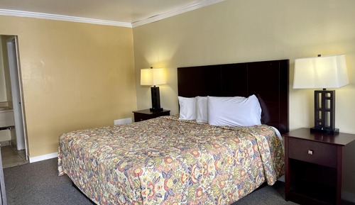 Habitación básica, 1 cama de matrimonio grande, no fumadores, planta baja