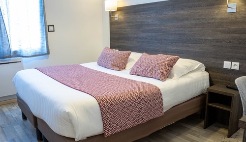 Habitación superior con 1 cama doble o 2 individuales
