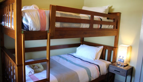 Habitación con 2 camas individuales, balcón