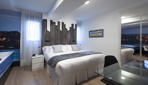 Habitación Deluxe doble, bañera de hidromasaje (El Puntal)