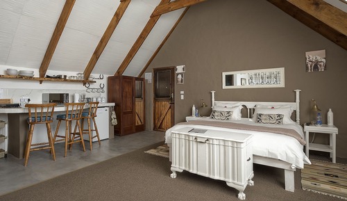 Luxury Suite with Sea View, Pool Access