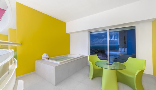 Lush Tower Oceanfront Suite   