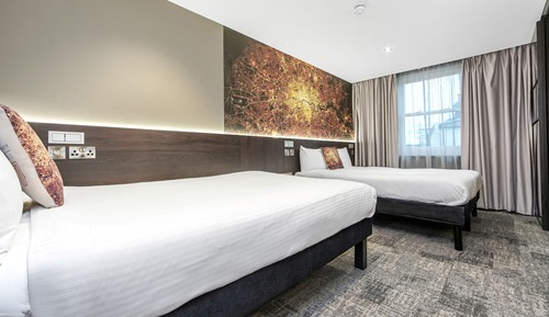 Habitación estándar con 1 cama doble o 2 individuales