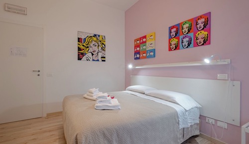 Habitación con 1 cama doble o 2 individuales, balcón