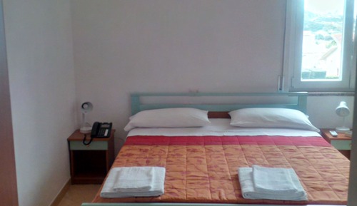 Habitación con 1 cama doble o 2 individuales