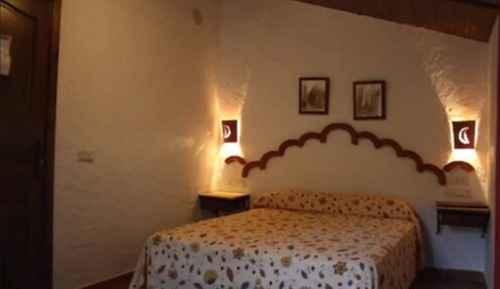 Habitación con 1 cama doble o 2 individuales, vistas a la piscina