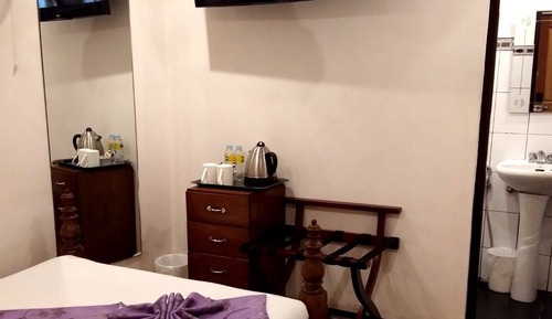 P33 Petite Single Room