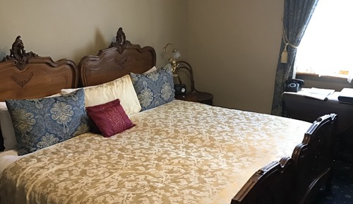 Habitación doble (Upstairs Victorian King Room - Gold )