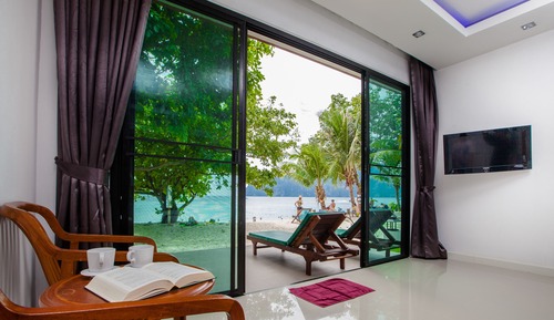 Beachfront Villa Indoor Shower 