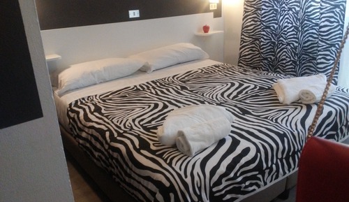 Habitación estándar con 1 cama doble o 2 individuales