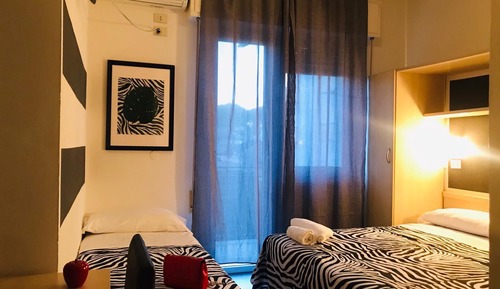 Habitación triple, balcón