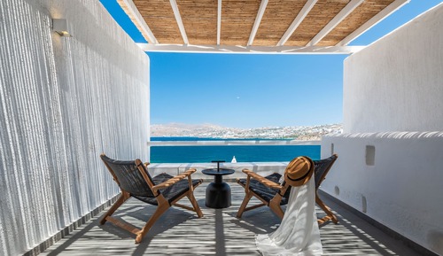 Two-Bedroom maisonette with private sharing pool (coastal Dreambox, 4 PM check-in)