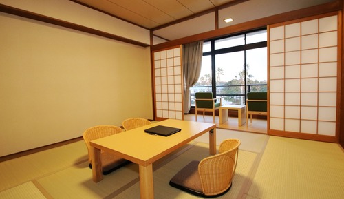 Habitación tradicional, no fumadores, vistas al jardín (Tatami,Halfboard with Japanese Dinner)