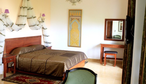 Deluxe Suite