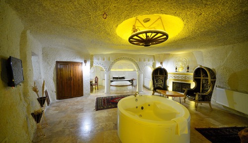 Superior King Cave Suite with Jacuzzi