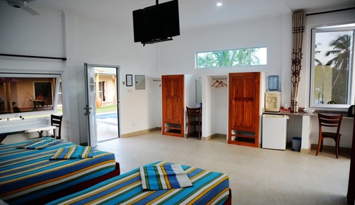 Habitación triple, balcón