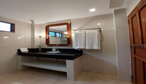 Habitación familiar, vistas al mar