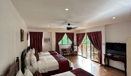 Habitación familiar, vistas al mar (1 Queen and 2 Single Beds)