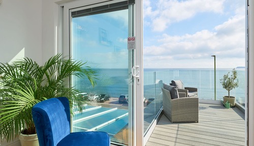 Habitación doble superior, baño privado, vistas al mar (Balcony  Suite 3)