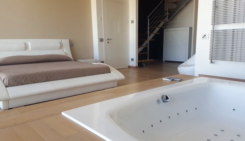 Suite familiar, bañera de hidromasaje