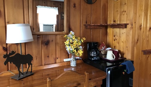 Cabaña clásica, 1 cama de matrimonio, frigorífico y microondas (Cabin 4)