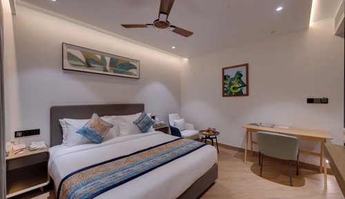 Deluxe room with King Bed