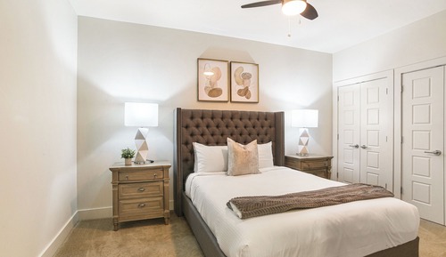 Exclusive Condo, 1 Queen Bed with Sofa bed