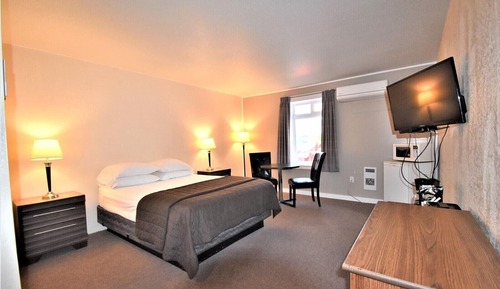 Standard Room, 1 Queen Bed