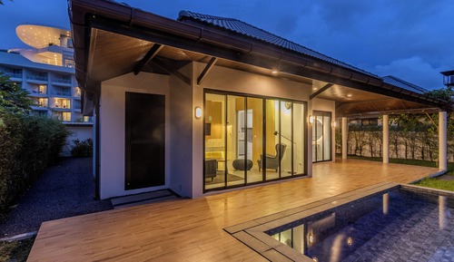 Villa, Patio