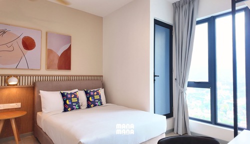 Estudio, 2 camas de matrimonio, vistas a la ciudad