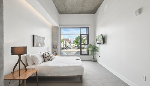 Condo, 2 Bedrooms, Mountain View