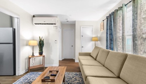 House, 1 King Bed with Sofa bed, Patio, Garden View (12th Ave The Bricks - Unit 3)