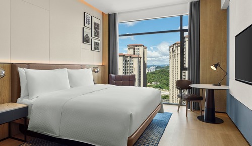 Superior Room, 1 King Bed, City View